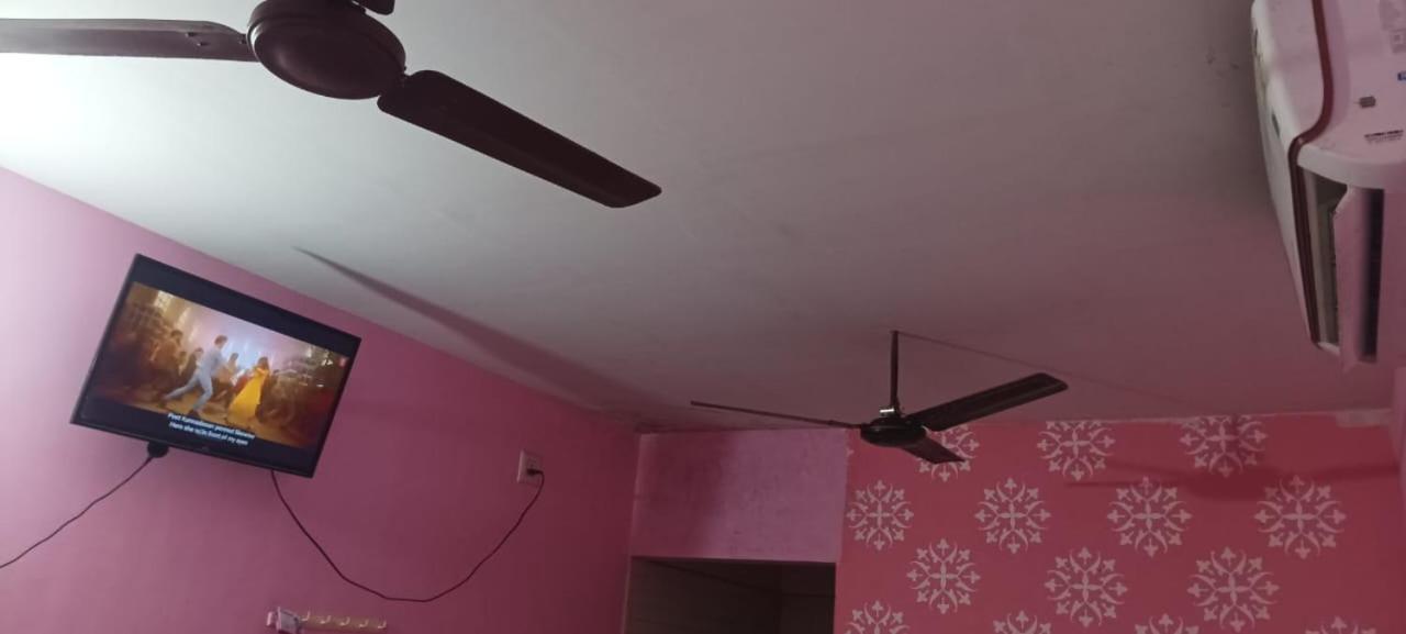 Amp Lodge Vellore Bagian luar foto